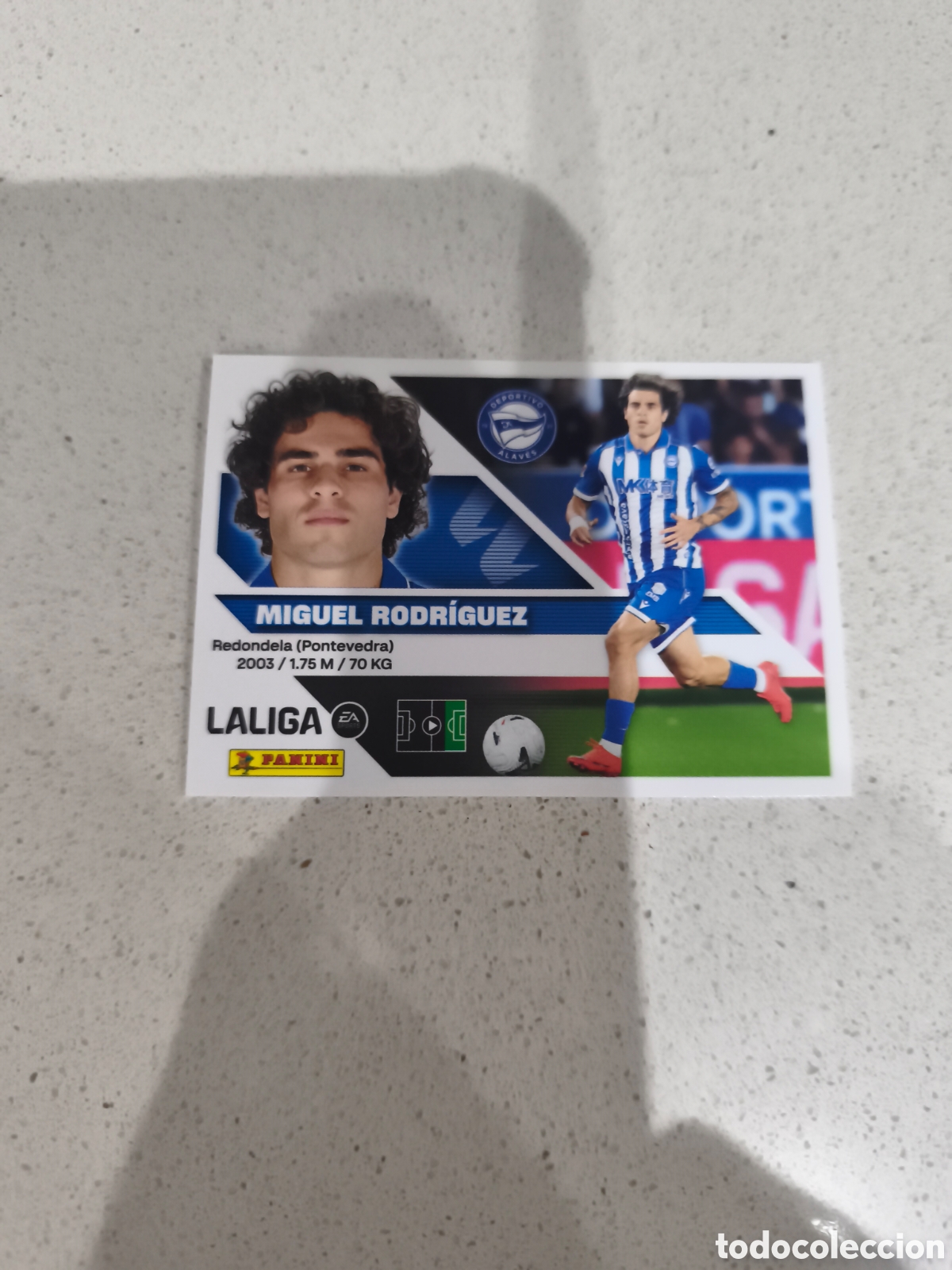 Cromos de f&uacute;tbol: CROMO N&Uacute;MERO 44 &Uacute;LTIMO FICHAJE MIGUEL RODR&Iacute;GUEZ ALAV&Eacute;S. LIGA ESTE 26/27. PANINI. CUARTA EDICI&Oacute;N.