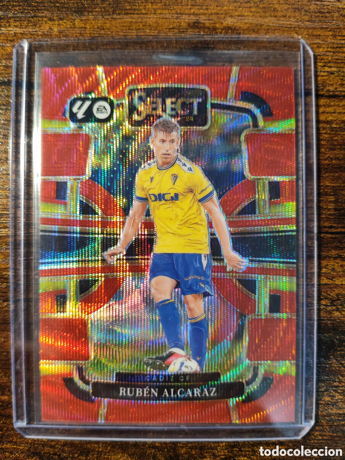 Cromos de f&uacute;tbol: Rub&eacute;n Alcaraz C&aacute;diz Base Terrace Red Wave /65 #19 Select La Liga 23-24