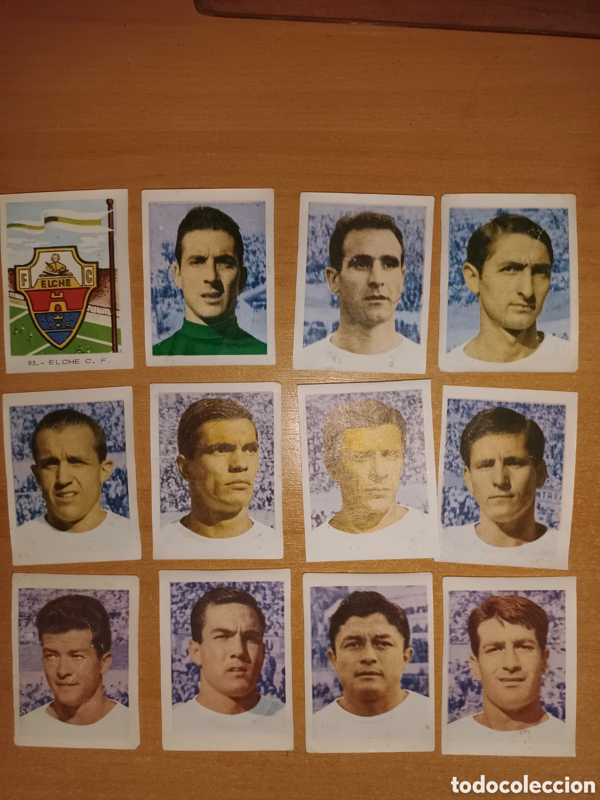 Cromos de f&uacute;tbol: RUIZ ROMERO 1966. 12 CROMOS ELCHE C.F. LIGERAMENTE DESPEGADOS. MUY BUEN ESTADO