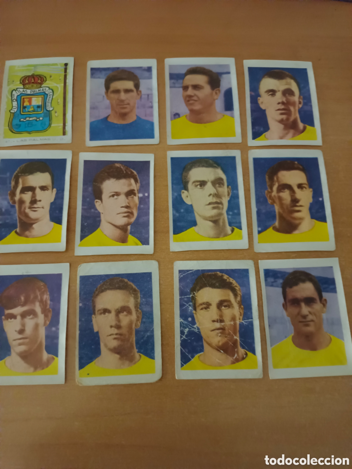 Cromos de f&uacute;tbol: RUIZ ROMERO 1966. 12 CROMOS U.D.LAS PALMAS LIGERAMENTE DESPEGADOS. MUY BUEN ESTADO