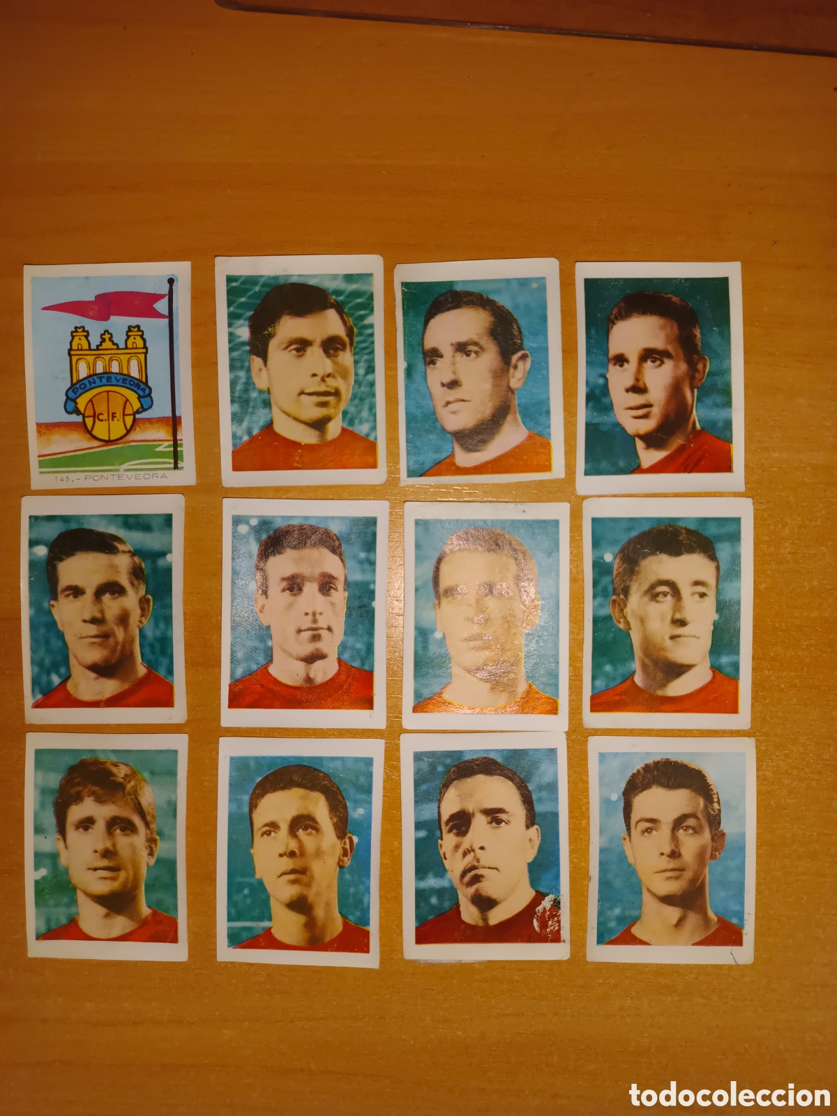 Fu&szlig;ball-Sticker: RUIZ ROMERO 1966. 12 CROMOS PONTEVEDRA C.F.LIGERAMENTE DESPEGADOS. MUY BUEN ESTADO