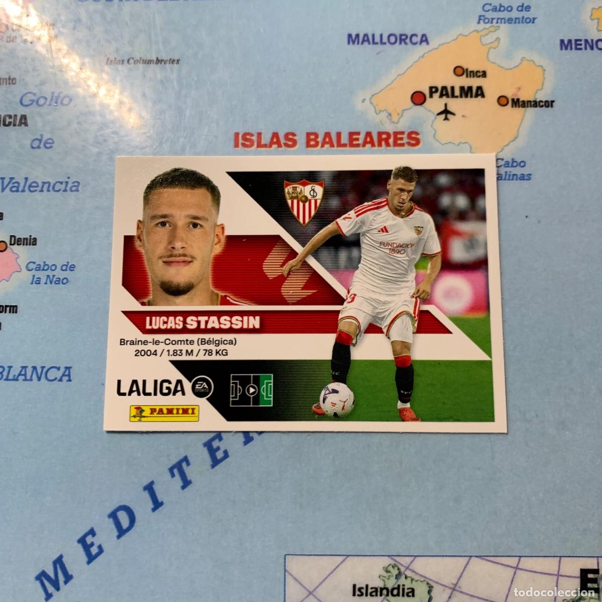 Cromos de f&uacute;tbol: Stassin &uacute;ltimo fichaje n&uacute;mero 48 del Sevilla cromo de la liga este 26-27 2026-2027