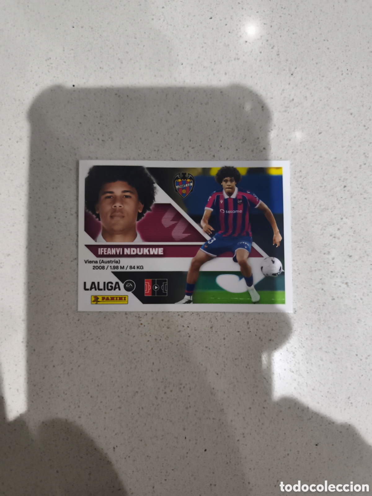 Cromos de f&uacute;tbol: CROMO N&Uacute;MERO 10 BIS COLOCA NDUKWE LEVANTE. LIGA ESTE 26/27. PANINI. CUARTA EDICI&Oacute;N.