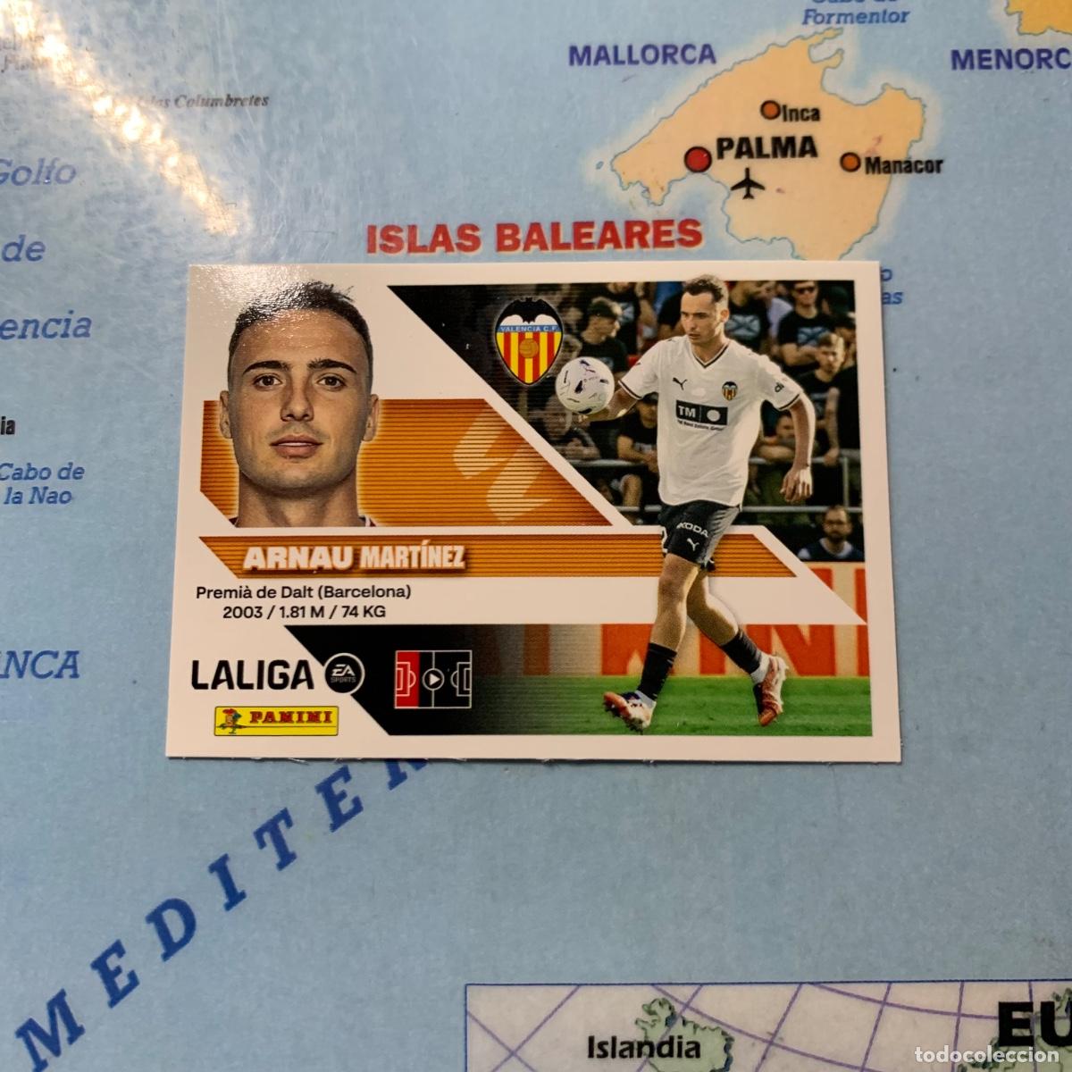 Cromos de f&uacute;tbol: Arnau Mart&iacute;nez &uacute;ltimo fichaje n&uacute;mero 57 del Valencia cromo de la liga este 26-27 2026-2027