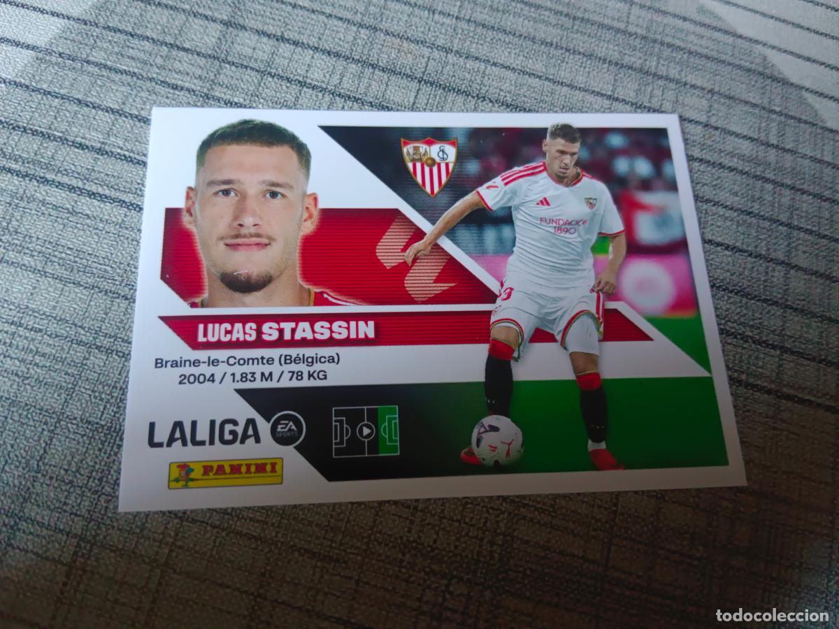 Cromos de f&uacute;tbol: TEMPORADA 2026 2027 26 27 FICHAJE 48 STASSIN SEVILLA 4&ordf; CUARTA EDICION NUEVO
