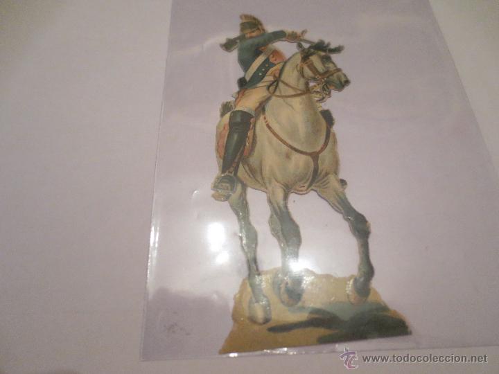 Colecionismo Cromos recortados antigos: cromo troquelado. soldado de caballeria.