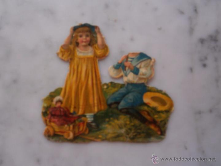 Coleccionismo Cromos troquelados antiguos: cromo troquelado dos ni&ntilde;os el ni&ntilde;o sin cabeza 8 x 9 cm