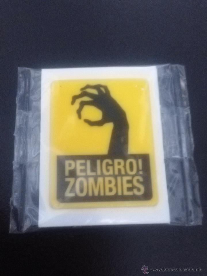 Colecionismo Cromos recortados antigos: Cromo Troquelado Grefusa - Grefu Se&ntilde;ales - PELIGRO ZOMBIES