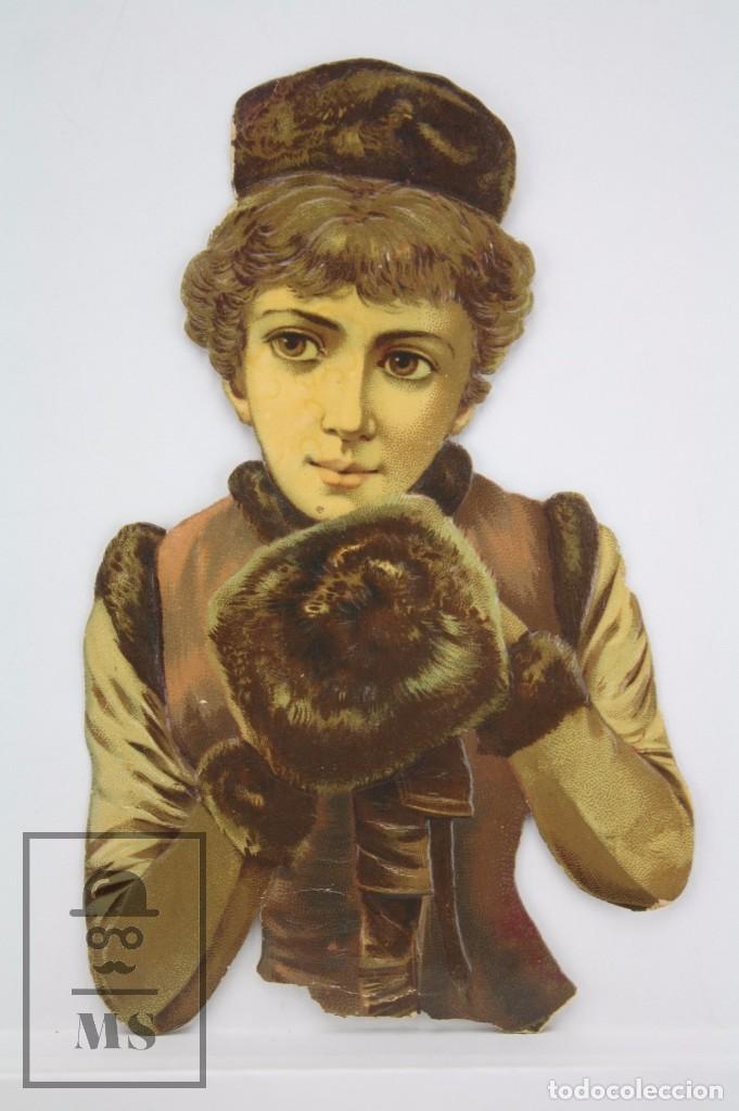 Colecionismo Cromos recortados antigos: Cromo de Picar / Troquelado - Mujer con Gorro de Pelo - Chocolate. Sin Publicidad - 9,5 x 15 cm