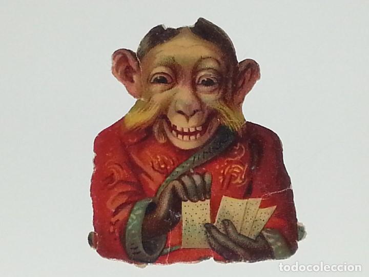 Collectionnisme Cartes &agrave; collectionner massicot&eacute;es anciennes: ANTIGUO CROMO TROQUELADO ESPA&Ntilde;OL DE FINALES SIGLO XIX PPIOS SIGLO XX MONO JUGANDO A LAS CARTAS