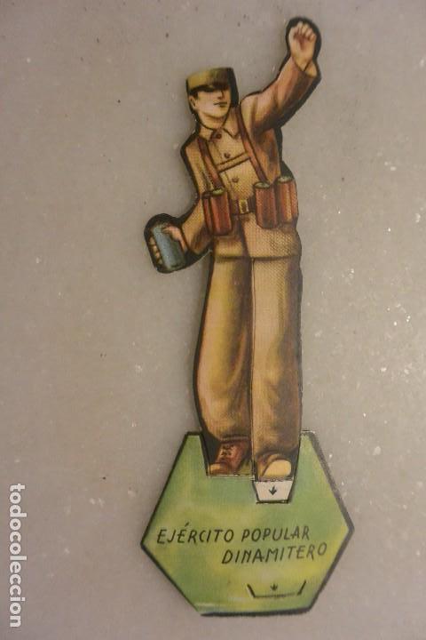 Collectable Antique Stamped Cards: CROMO TROQUELADO DINAMITERO EJERCITO POULAR. ALMACENES ALEMANES