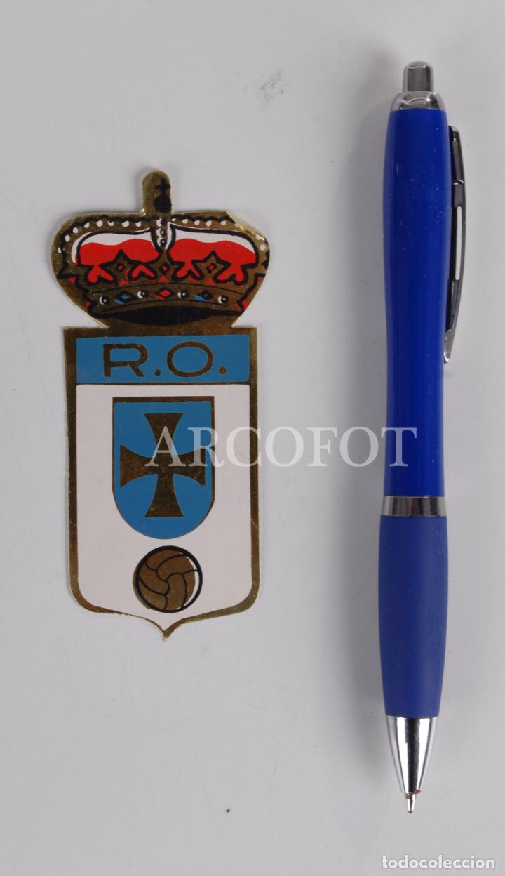 Sammeln alte gestanzte Sammelbilder: A&ntilde;os '70 - Pegatina / Cromo de Escudo de equipo de F&uacute;tbol REAL OVIEDO
