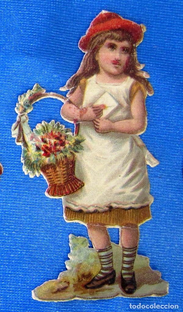 Collezionismo Figurine ritagliate antiche: CROMO TROQUELADO. NI&Ntilde;A CON CESTA DE FLORES Y CARTA. SIN PUBLICIDAD, FINALES SIGLO XIX.