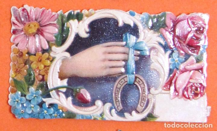Coleccionismo Cromos troquelados antiguos: CROMO TROQUELADO. MANO CON LAZO Y HERRADURA. CHOCOLATE AMATLLER. FINALES SIGLO XIX.