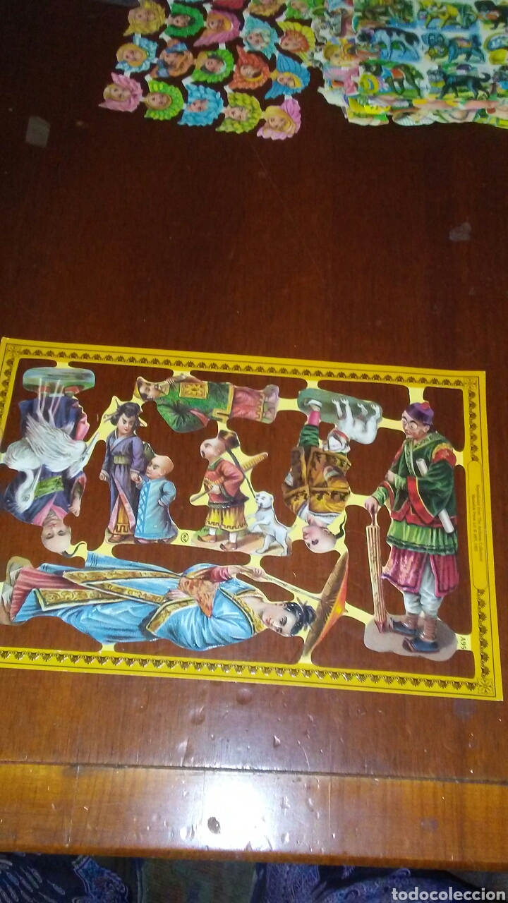 Coleccionismo cromos troquelados antiguos: Lamina grande de cromos