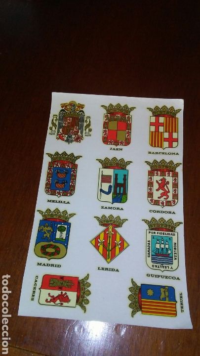 Coleccionismo cromos troquelados antiguos: Hja de calcomanias de escudos de futbol a&ntilde;os 60