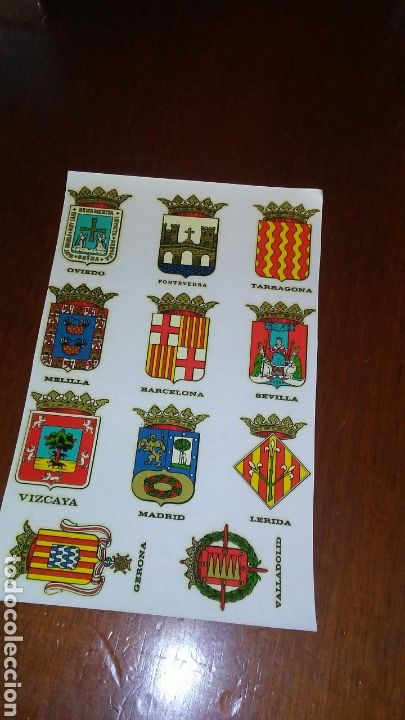 Coleccionismo cromos troquelados antiguos: Hoja calcomanias con escudos de futbol ,a&ntilde;os 60