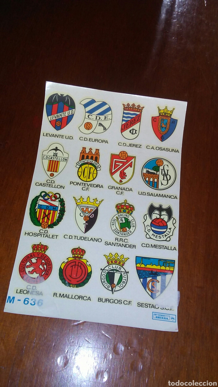 Coleccionismo cromos troquelados antiguos: Hoja de calcomanias con escudos de futbol ,a&ntilde;os 60