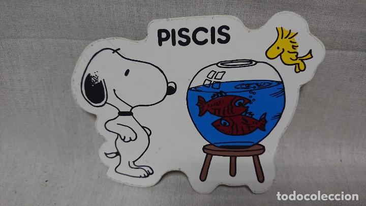 Coleccionismo Cromos troquelados antiguos: PEGATINA ADHESIVA SNOOPY SIGNO ZOODIACO PISCIS A&Ntilde;OS 80 - SIN PEGAR
