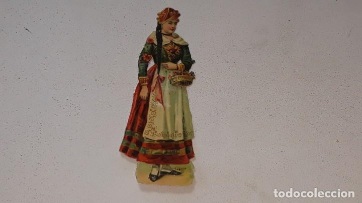 Sammeln alte gestanzte Sammelbilder: ANTIGUO CROMO TROQUELADO DE MUJER DE EPOCA CON TRAJE REGIONAL DE SEGOVIA FINALES SIGLO XIX