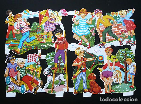 Collezionismo Figurine ritagliate antiche: ZPR. LAMINA DE CROMOS TROQUELADOS CON BRILLO Y RELIEVE MLP - 1462 - CHICOS JUGANDO