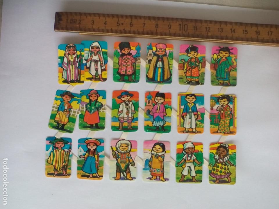 Collezionismo Figurine ritagliate antiche: L&Aacute;MINA DE CROMOS TROQUELADOS CON CON TRAJES O VESTIMENTAS T&Iacute;PICAS DE VARIOS PAISES.
