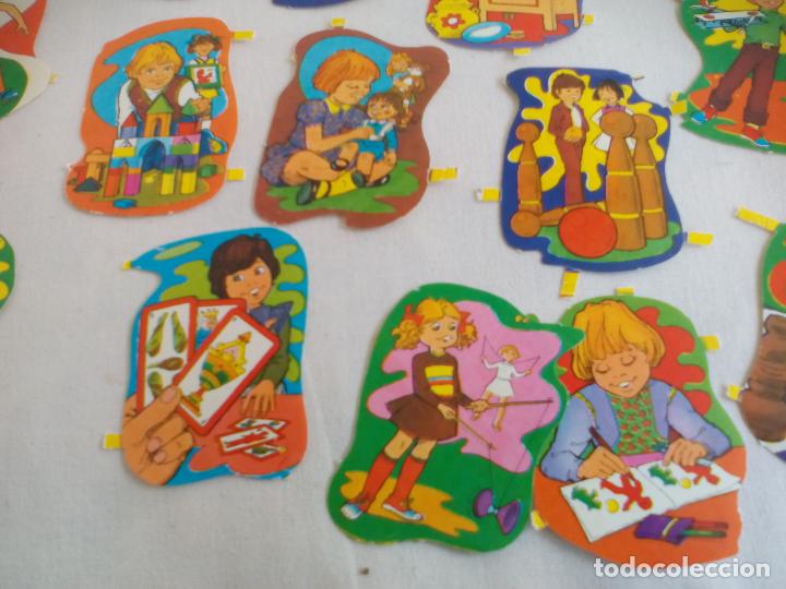 Coleccionismo cromos troquelados antiguos: DE CROMOS TROQUELADOS JUGANDO - Foto 2