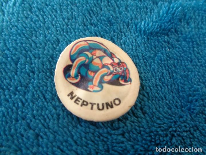 Colecionismo Cromos recortados antigos: cromo plastico NEPTUNO de tapon chapa de botella botellin de pepsi - ALBUM PLANETAS