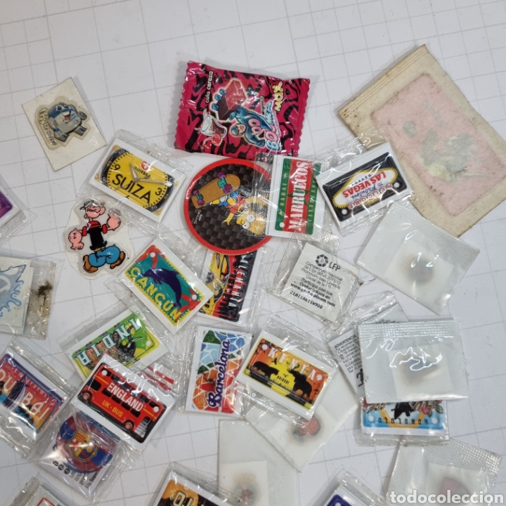 Coleccionismo cromos troquelados antiguos: Lote pegatinas cromos varias &eacute;pocas - Foto 3