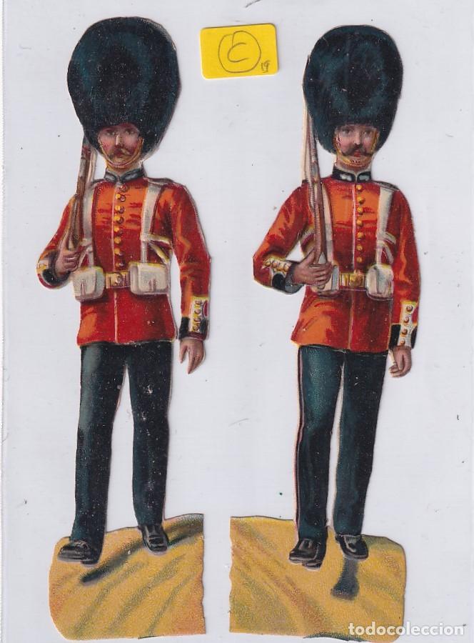 Sammeln alte gestanzte Sammelbilder: 2 Antiguos cromos troquelado guardia inglesa / Irlandesa unos 14 cm
