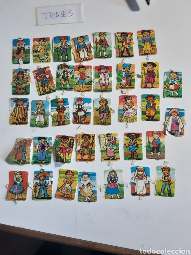 Coleccionismo Cromos troquelados antiguos: 37 Cromos troquelados de trajes t&iacute;picos del mundo Gr&aacute;ficas Logro&ntilde;o a&ntilde;os 70/80