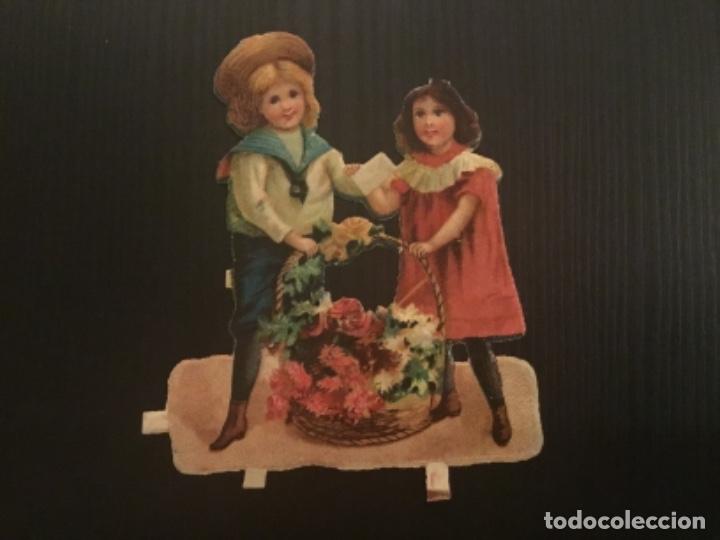 Collectable Antique Stamped Cards: Cromos troquelados siglo XIX sin publicidad pareja ni&ntilde;os con centro de flores