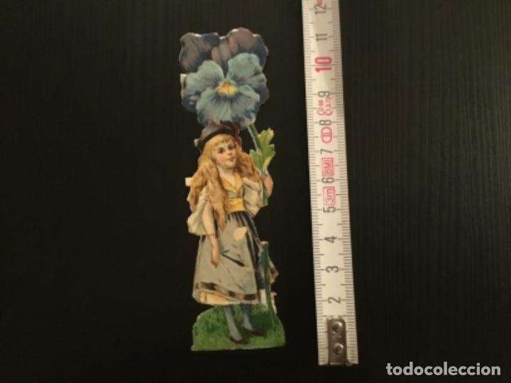 Collectable Antique Stamped Cards: Cromo troquelado antiguo chocolates Juncosa ni&ntilde;a flor