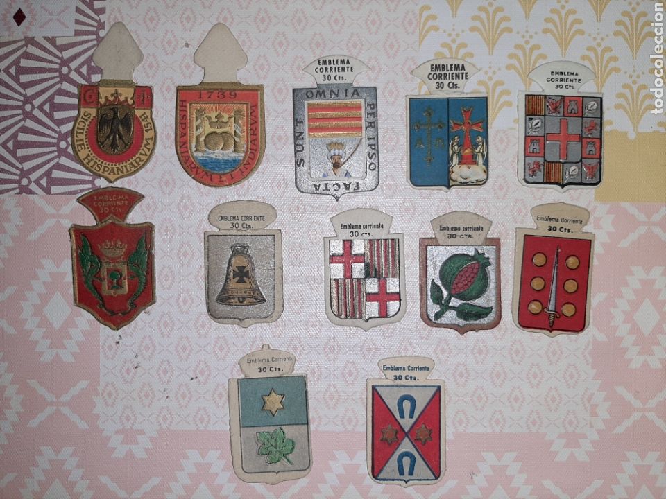 Collectionnisme Cartes &agrave; collectionner massicot&eacute;es anciennes: 12 Emblemas de Auxilio Social, serie B