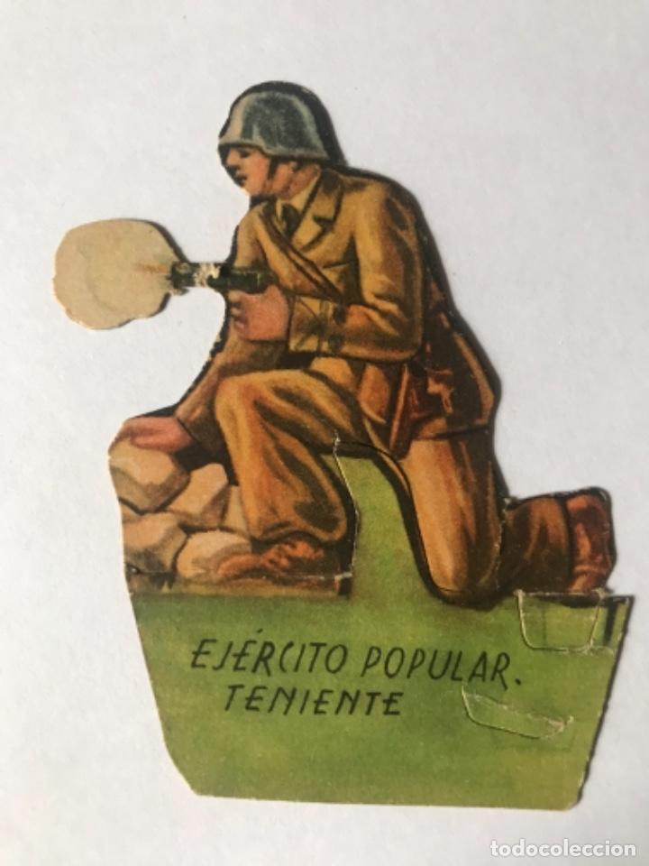 Collectable Antique Stamped Cards: Cromo troquelado teniente ejercito popular Republica Espa&ntilde;ola. Almacenes alemanes Barcelona