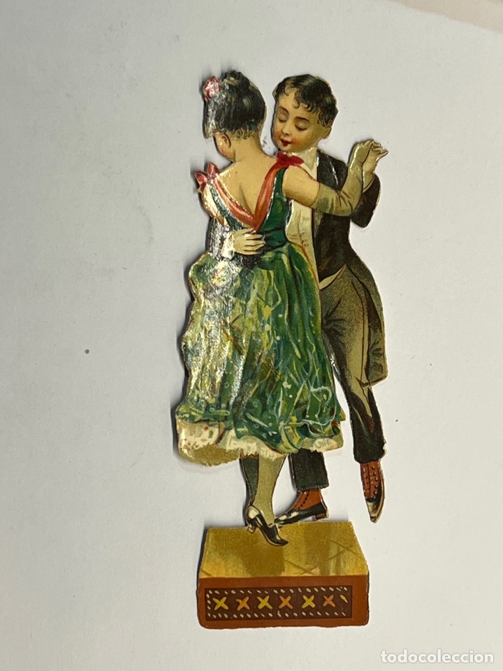 Collectable Antique Stamped Cards: PAREJA DE BAILE. Compa&ntilde;&iacute;a Colonial Madrid. Cromo Troquelado (h.1900?) Lavado.., Med&iacute;das: 12 x 4 cm.