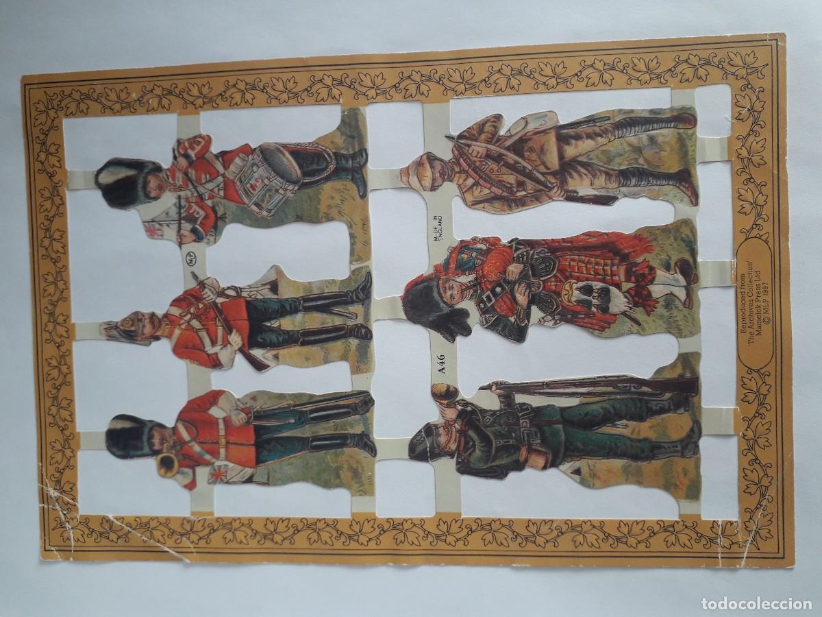 Coleccionismo Cromos troquelados antiguos: cromo, l&aacute;mina troquelada con im&aacute;genes de soldados con trajes militares antiguos. a&ntilde;o 1987