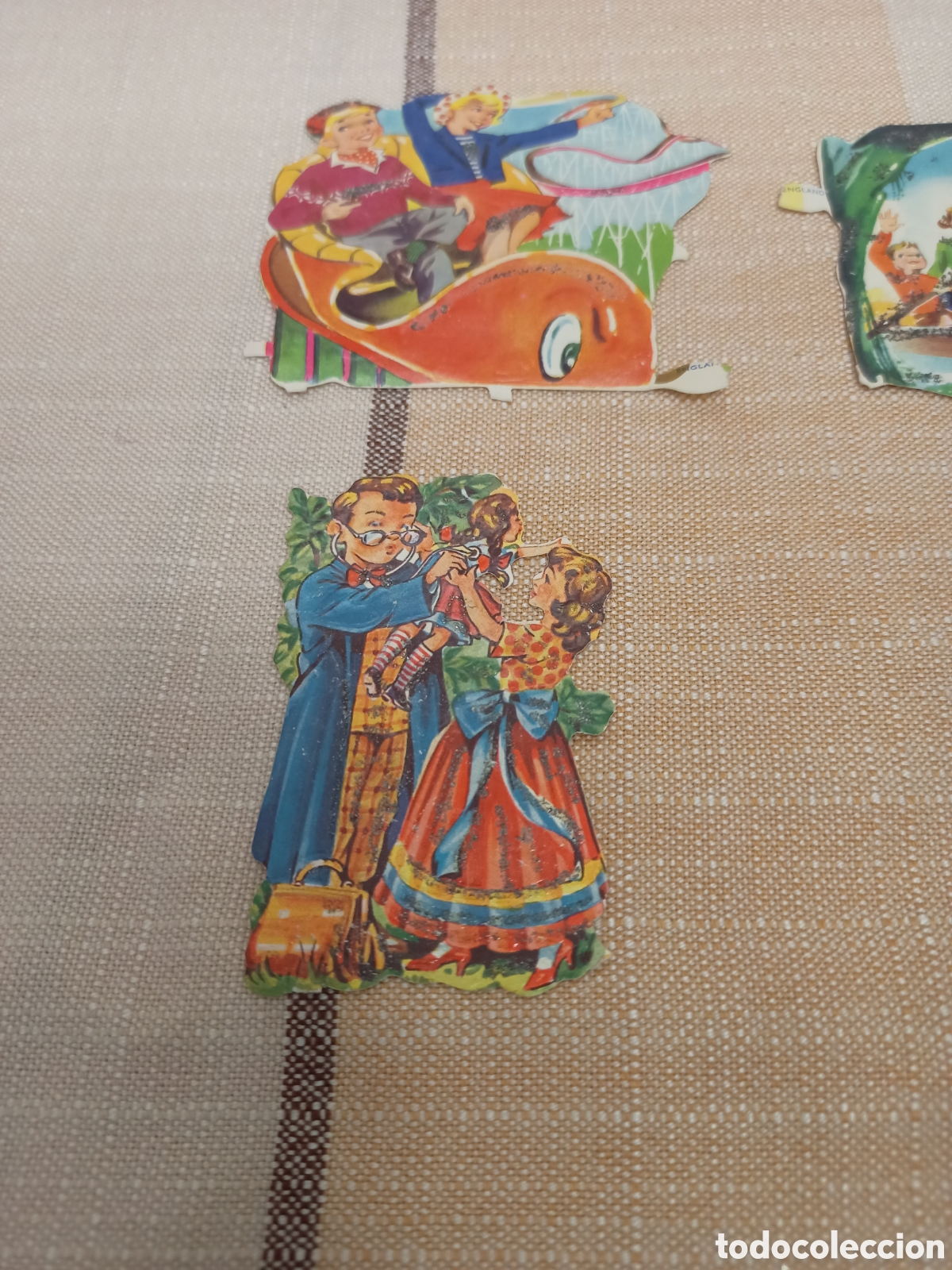 Coleccionismo cromos troquelados antiguos: Cromos troquelados con brillo. - Foto 4