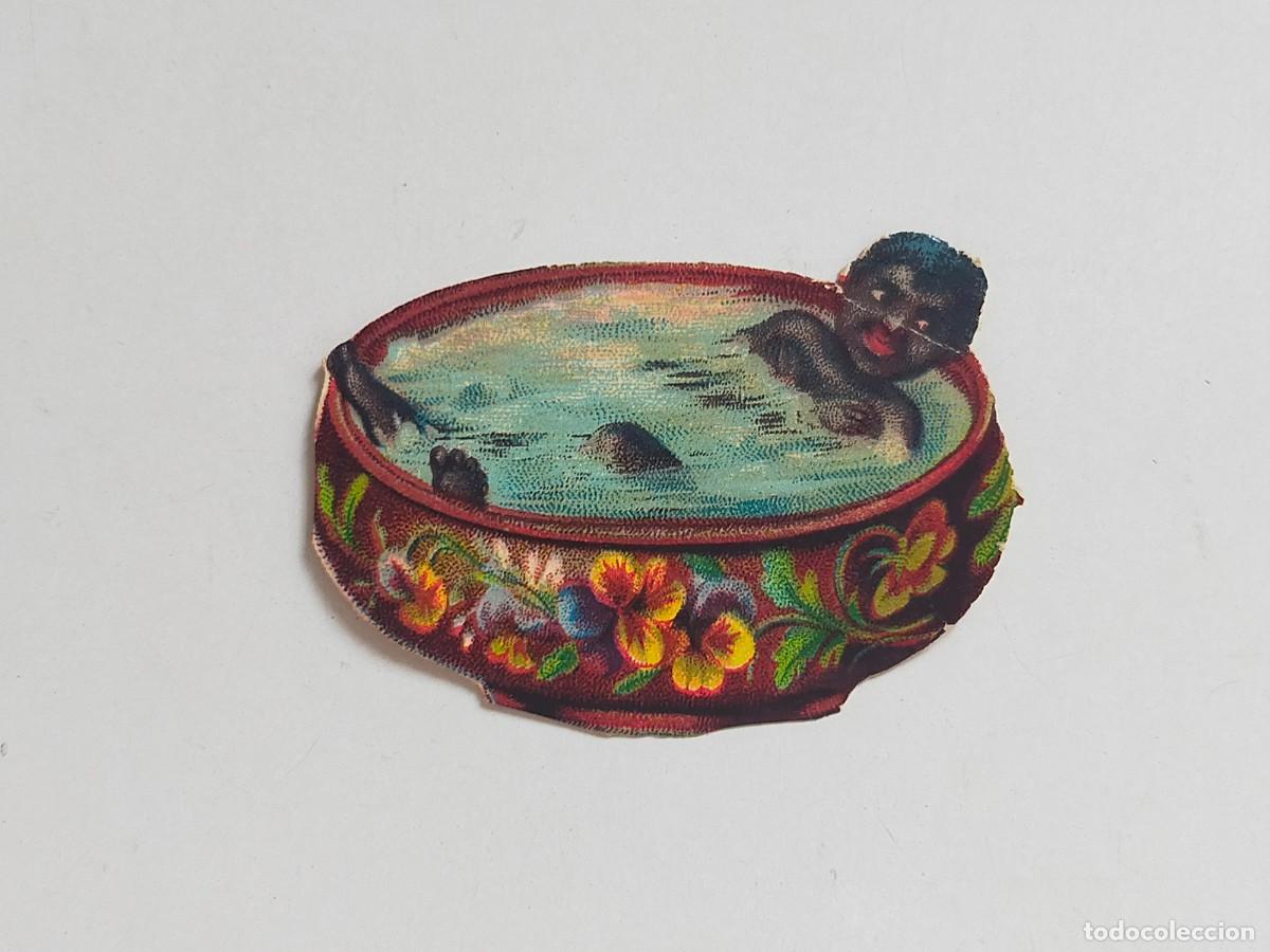 Collezionismo Figurine ritagliate antiche: CROMO TROQUELADO: NI&Ntilde;O NEGRO BA&Ntilde;O EN BARRE&Ntilde;O (Aprox 5 X 4 CM) - Finales XIX, Principios siglo XX