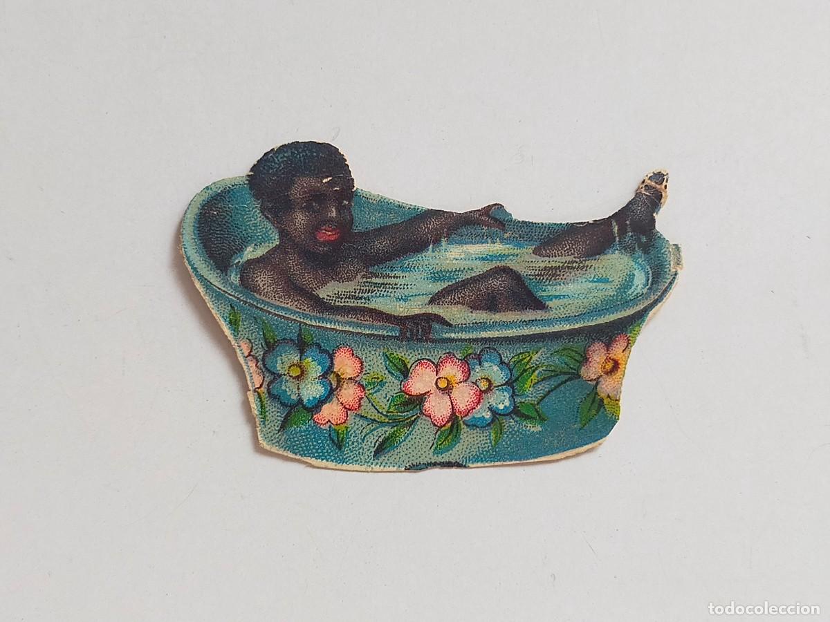 Collezionismo Figurine ritagliate antiche: CROMO TROQUELADO: NI&Ntilde;O NEGRO BA&Ntilde;O EN BARRE&Ntilde;O (Aprox 5 X 4 CM) - Finales XIX, Principios siglo XX
