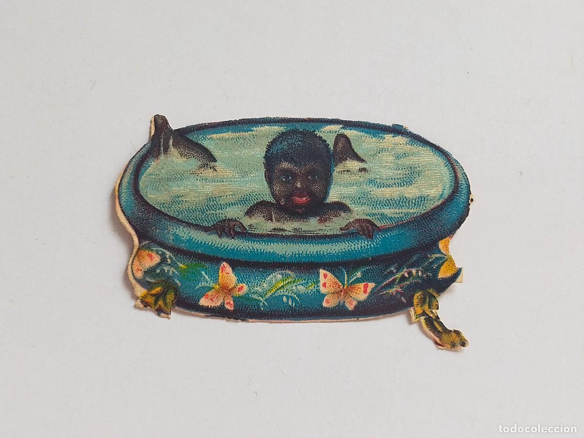 Collezionismo Figurine ritagliate antiche: CROMO TROQUELADO: NI&Ntilde;O NEGRO BA&Ntilde;O EN BARRE&Ntilde;O (Aprox 5 X 4 CM) - Finales XIX, Principios siglo XX