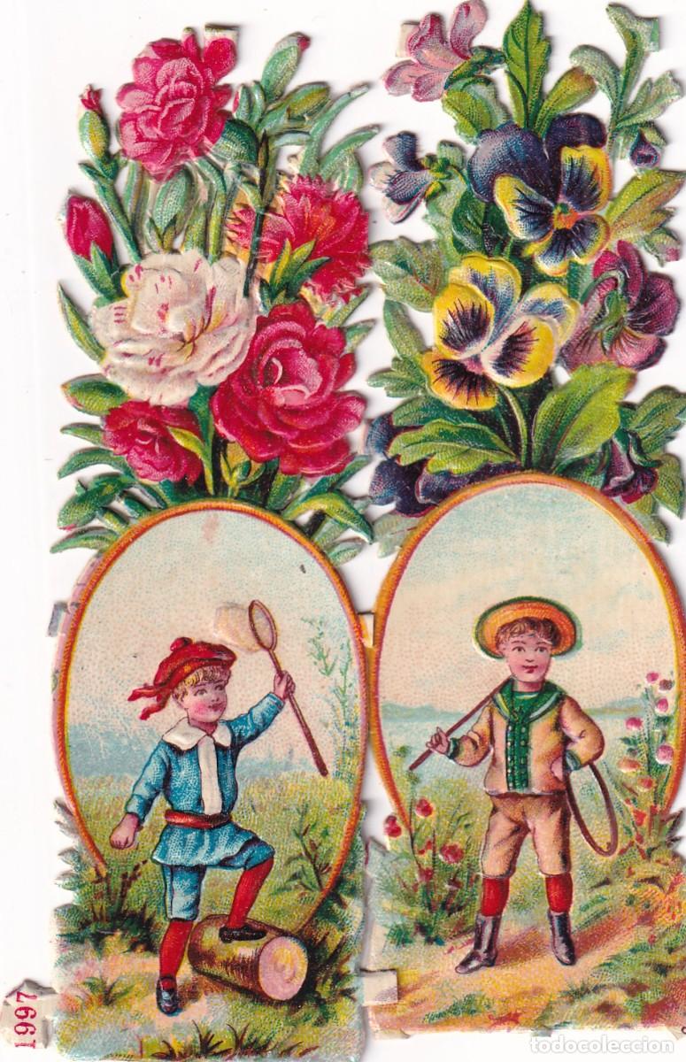 Coleccionismo Cromos troquelados antiguos: Cromo troquelados con relieve, ni&ntilde;os con flores . Sin publicidad en el reverso. 12 cm