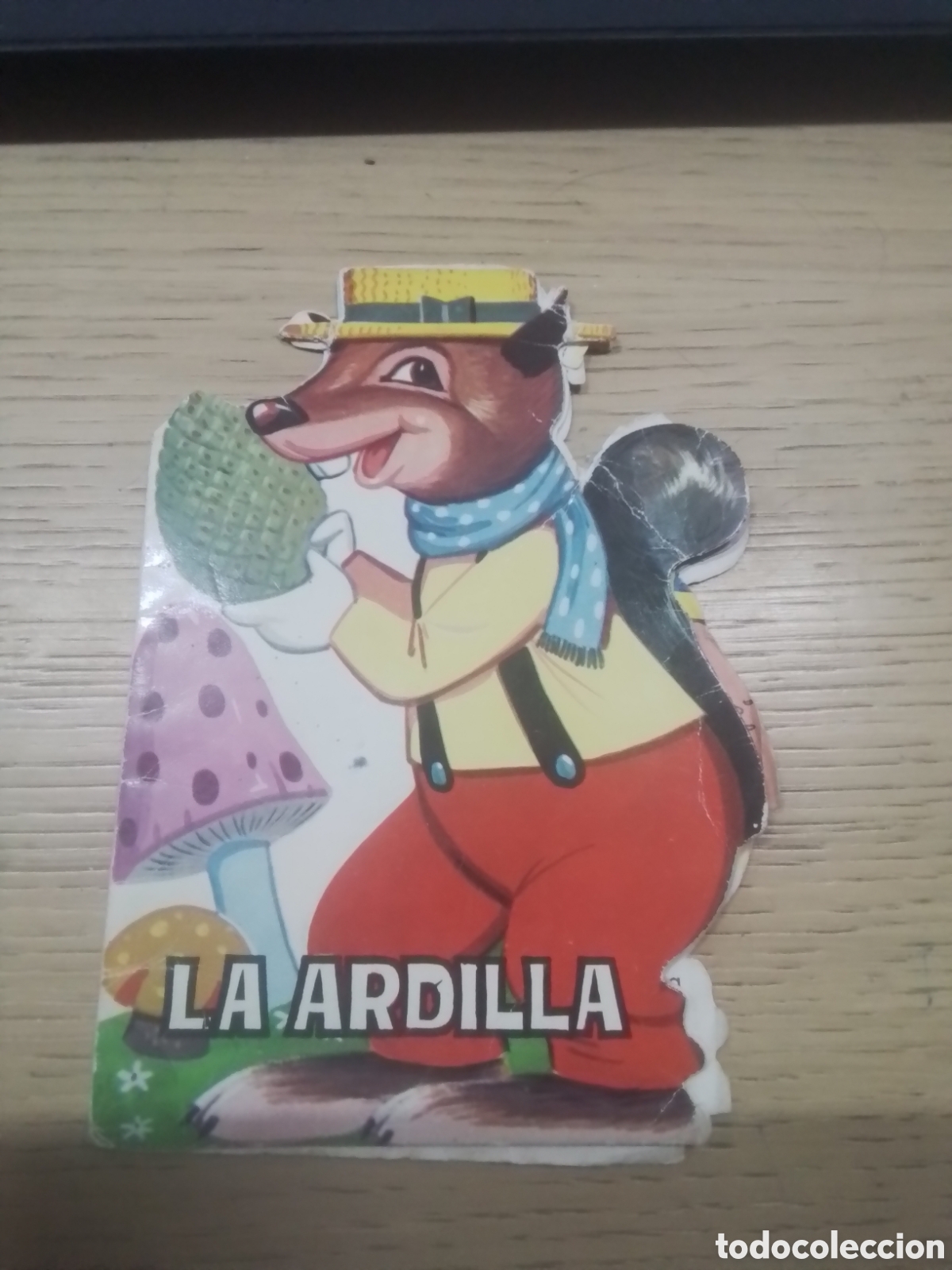 Coleccionismo cromos troquelados antiguos: Mini cuento troquelado - La ardilla 1975 - Foto 1