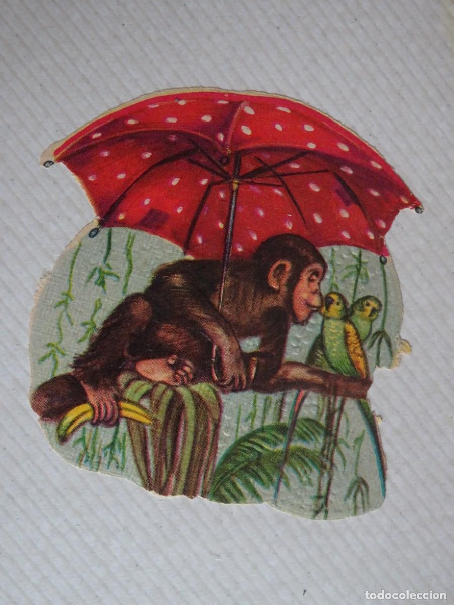 Coleccionismo Cromos troquelados antiguos: ANTIGUO CROMO TROQUELADO, MONO CON PARAGUAS, VER FOTOS