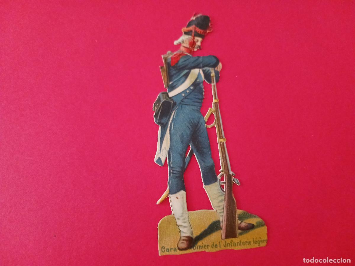 Coleccionismo cromos troquelados antiguos: cromo troquelado, carabinero de infanteria ligera, sin nombre comercial