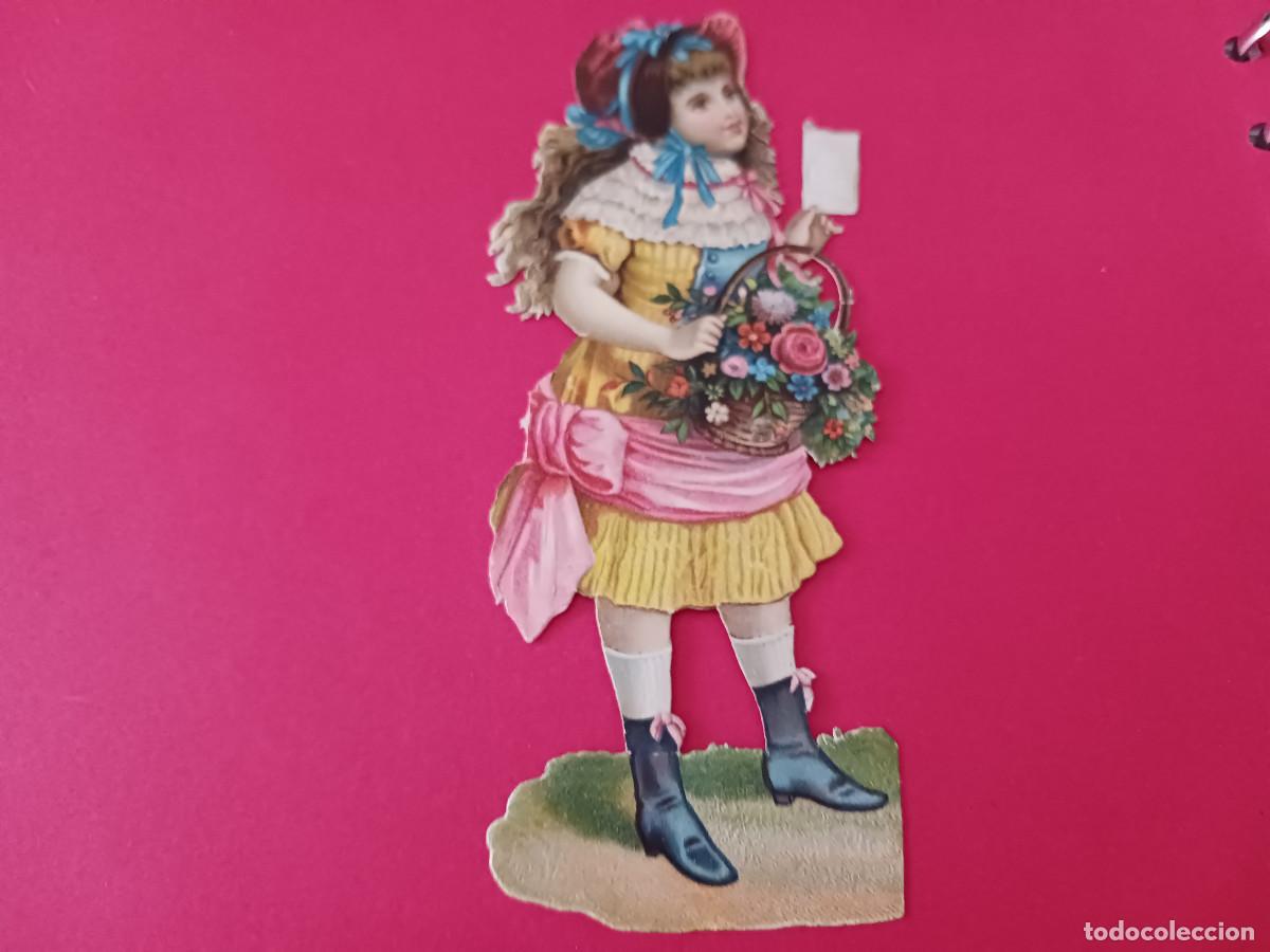 Coleccionismo cromos troquelados antiguos: cromo troquelado, chica con flores y carta, sin nombre comercial