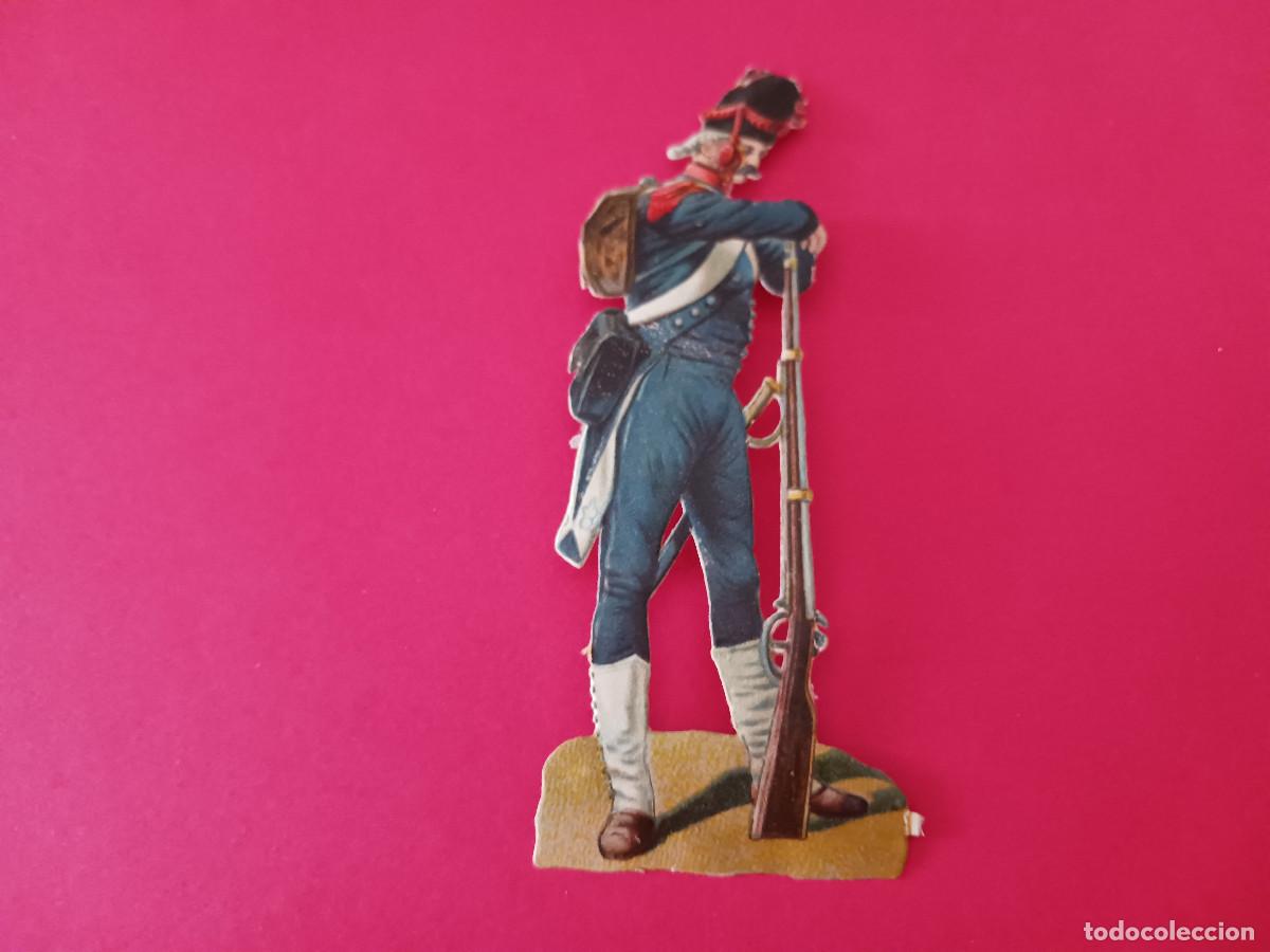 Coleccionismo cromos troquelados antiguos: cromo troquelado, soldado con mosqueton, sin nombre comercial