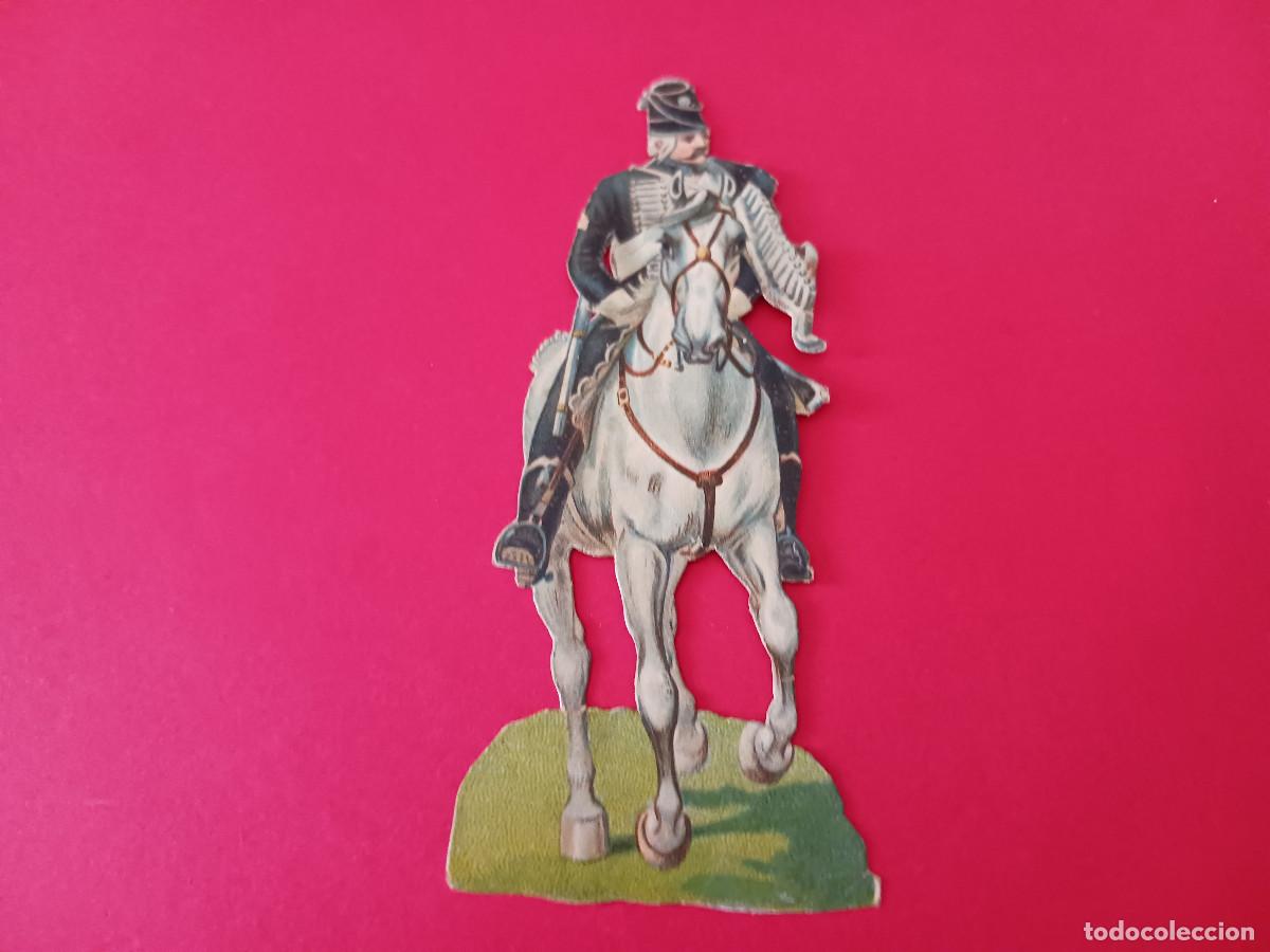 Coleccionismo cromos troquelados antiguos: cromo troquelado, soldado con caballo, sin nombre comercial