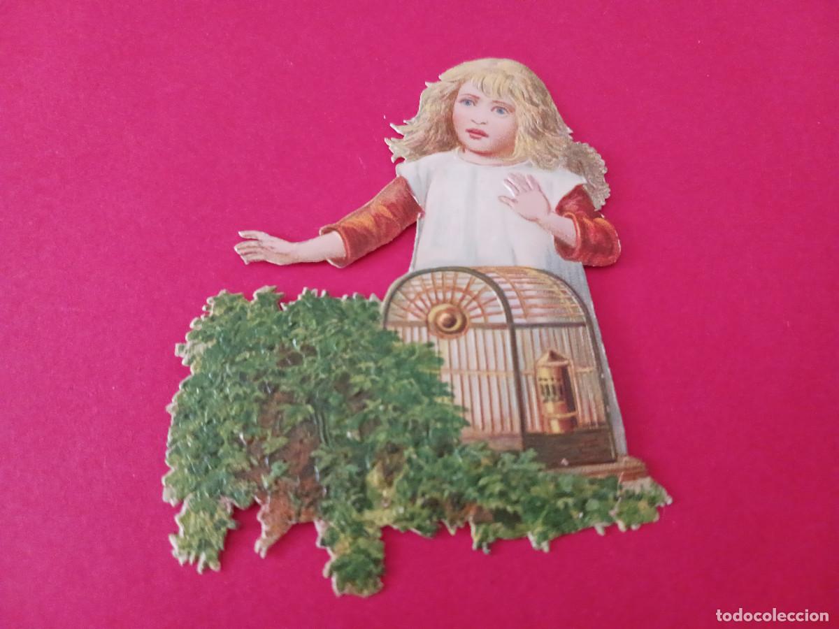 Coleccionismo cromos troquelados antiguos: cromo troquelado, chica con maceta y jaula, medio cuerpo, sin nombre comercial