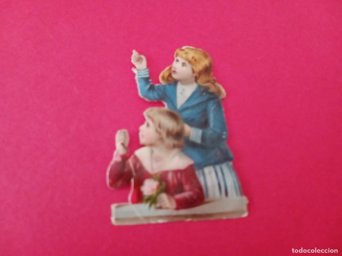 Coleccionismo cromos troquelados antiguos: cromo troquelado, pareja ni&ntilde;as mirando al cielo, sin nombre comercial